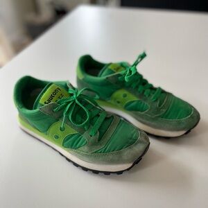 Green tennis shoe